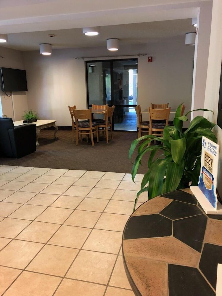 Super 8 By Wyndham Diberville Biloxi Area Luaran gambar