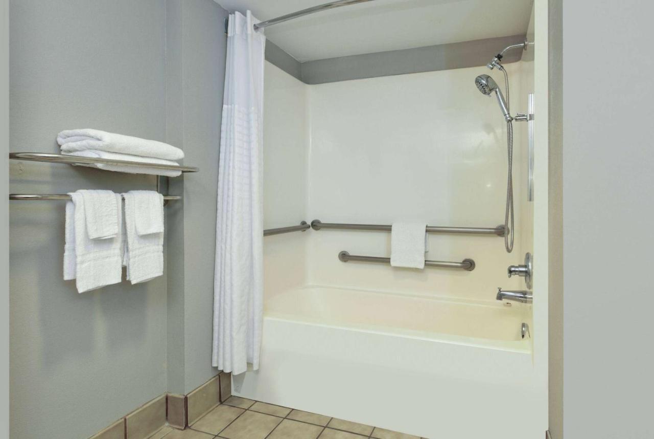 Super 8 By Wyndham Diberville Biloxi Area Luaran gambar